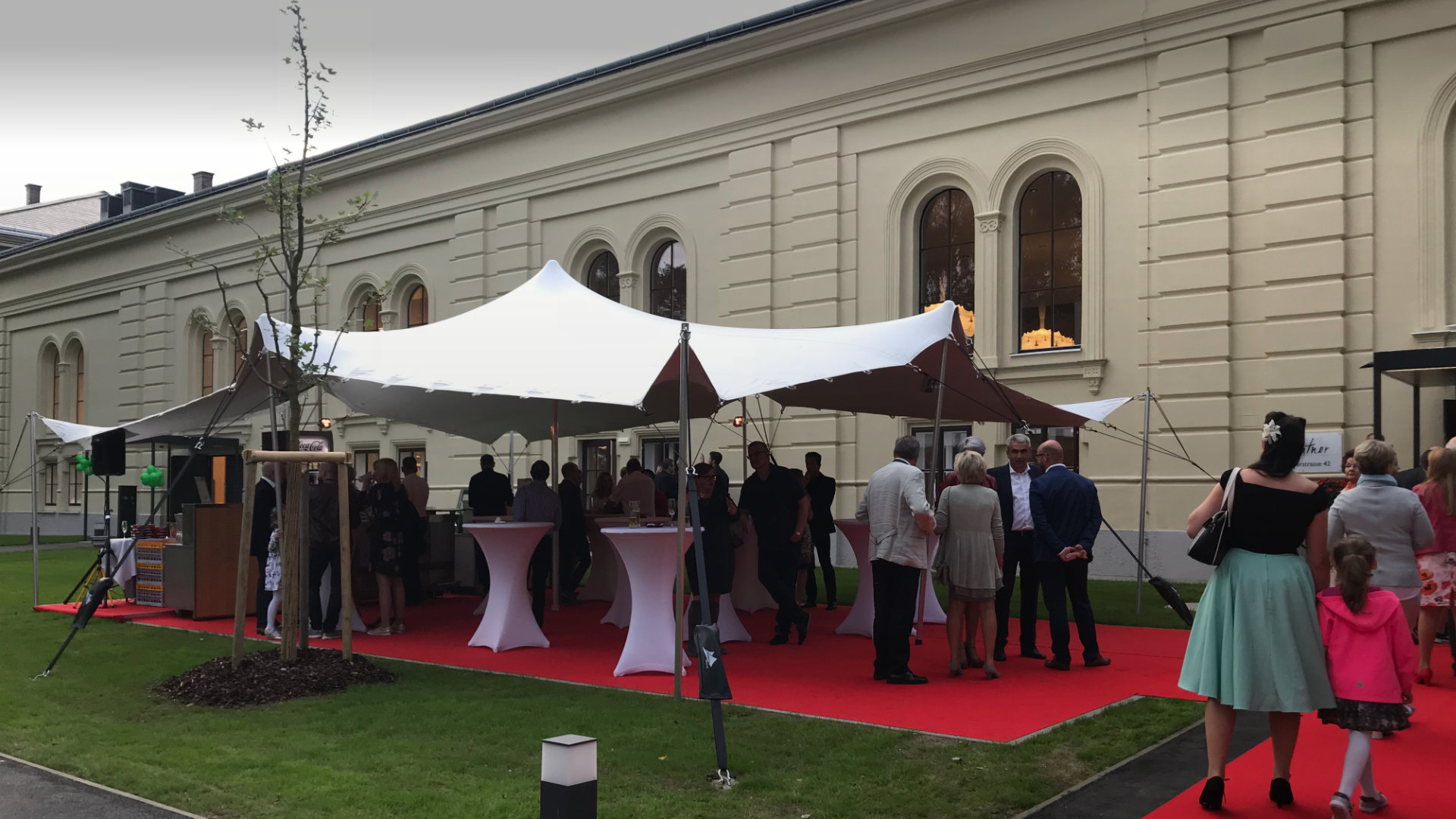 Egal ob Firmenfeier, privates Fest, Party oder Hochzeit. Ein Streichelt ist immer eine Bereicherung. Sowohl optisch als auch funktional.